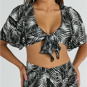 Windsor fluttery sleeve tie top